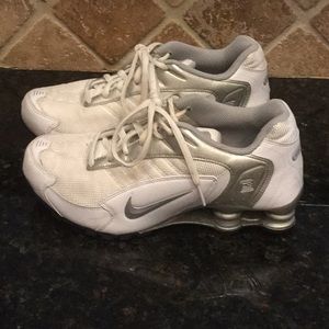 NIKE WOMENS SNEAKERS